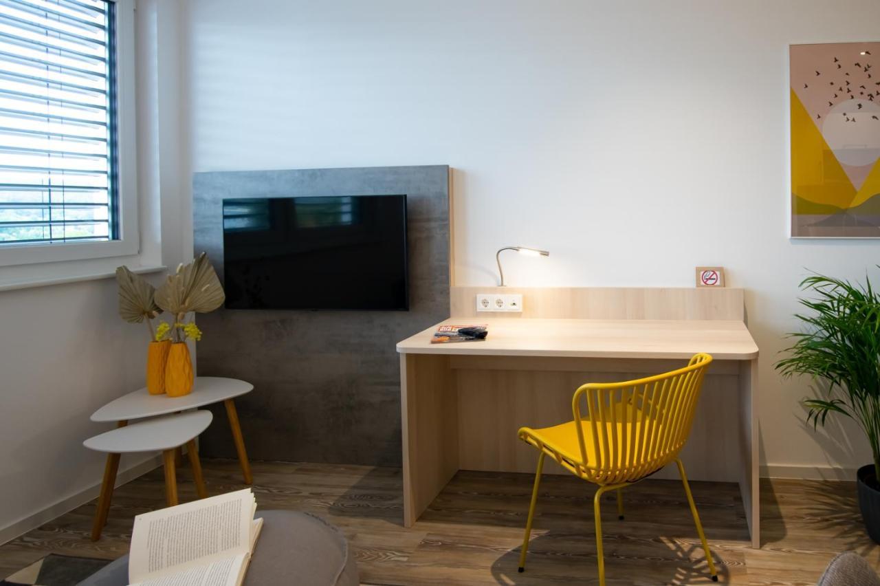 Livin63 Studio Apartments Hosbach Bagian luar foto