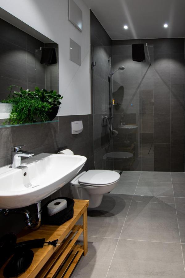 Livin63 Studio Apartments Hosbach Bagian luar foto