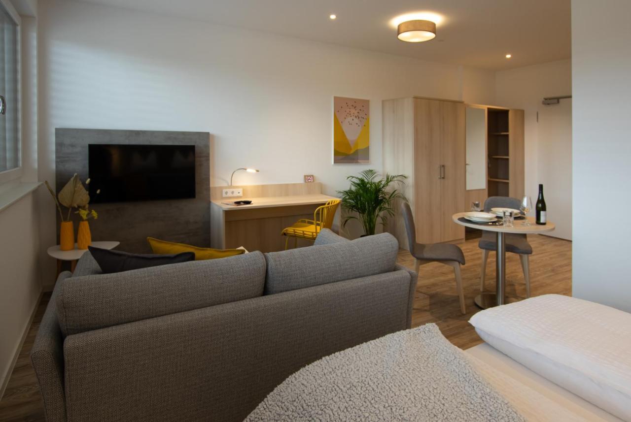 Livin63 Studio Apartments Hosbach Bagian luar foto